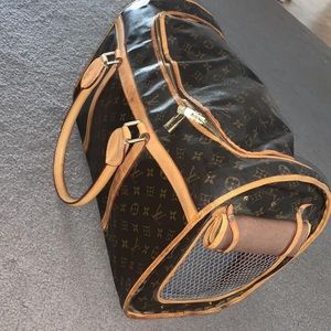 LOUIS VUITTON pet carrier🐶